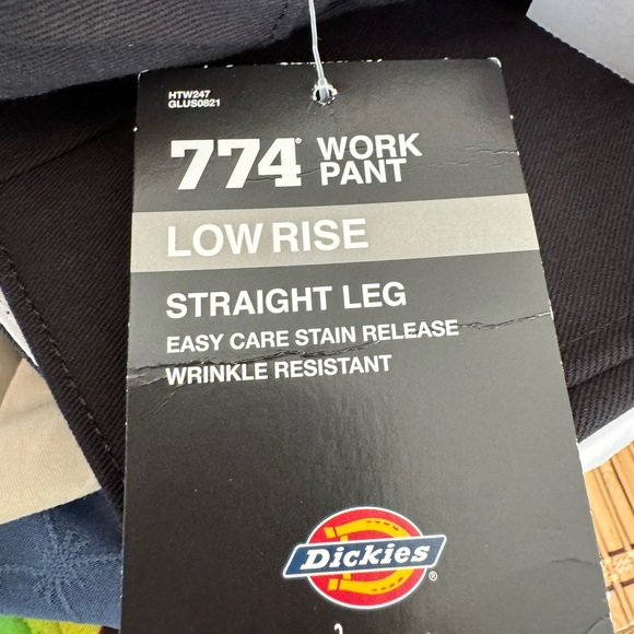 NWT DICKIES WOMENS 774 WORK PANTS. LOW RISE
STRAIGHT LEG STAIN RELEASE SIZE 18T - Picture 9 of 10
